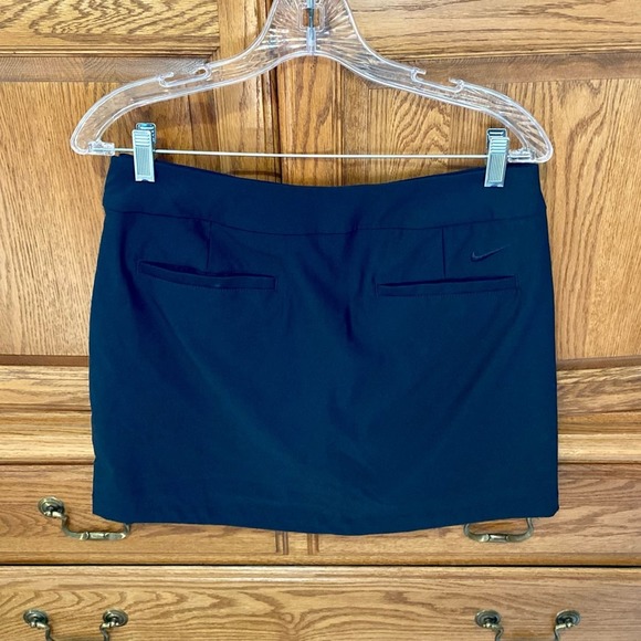 Nike Golf Women’s Black Golf Skort Skirt with Back Swoosh Size 4 Activewear - Picture 1 of 15